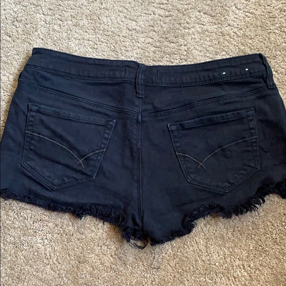 Bullhead black denim shorts! - Picture 2 of 2